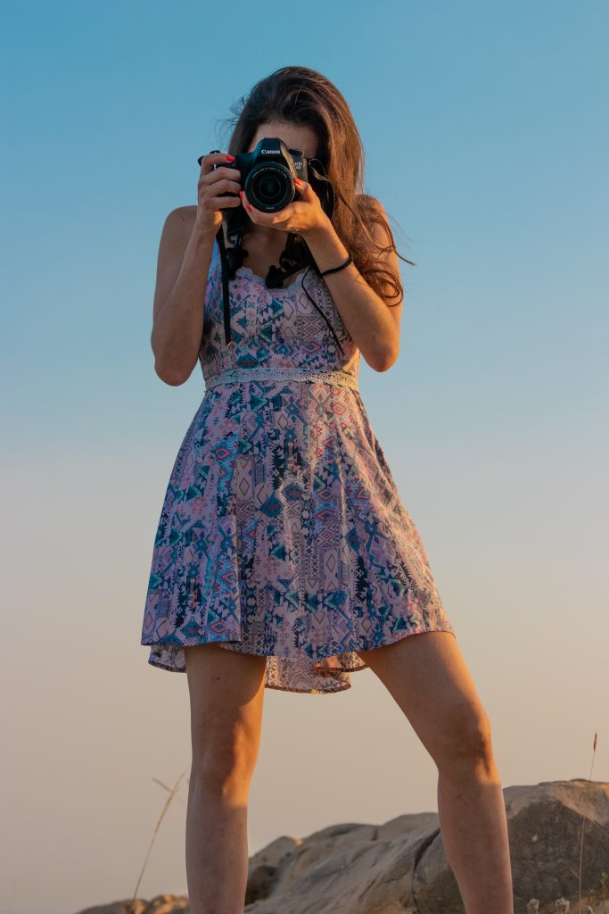 Photography girl taking picture portret dress